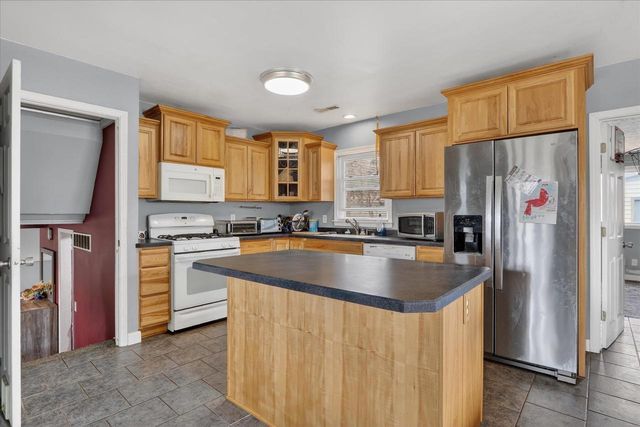 2433 Butlin Drive, Beloit, WI 53511