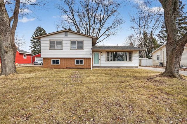 2433 Butlin Drive, Beloit, WI 53511