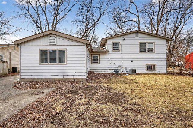 2433 Butlin Drive, Beloit, WI 53511