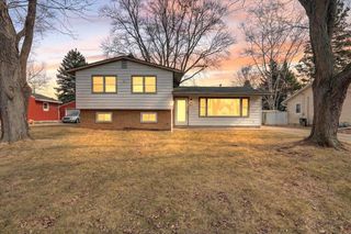 2433 Butlin Drive, Beloit, WI 53511