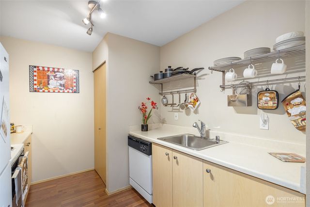 2818 Grand Avenue #B603, Everett, WA 98201