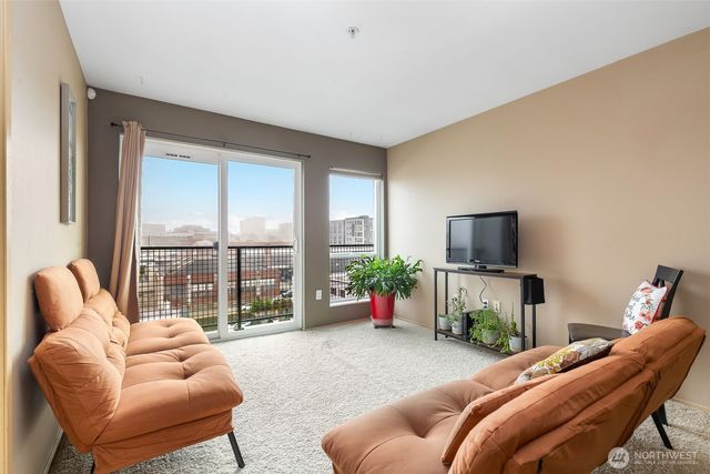 2818 Grand Avenue #B603, Everett, WA 98201