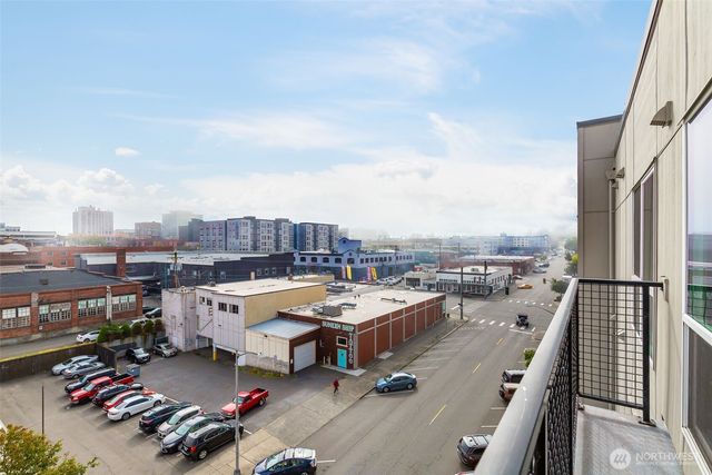 2818 Grand Avenue #B603, Everett, WA 98201