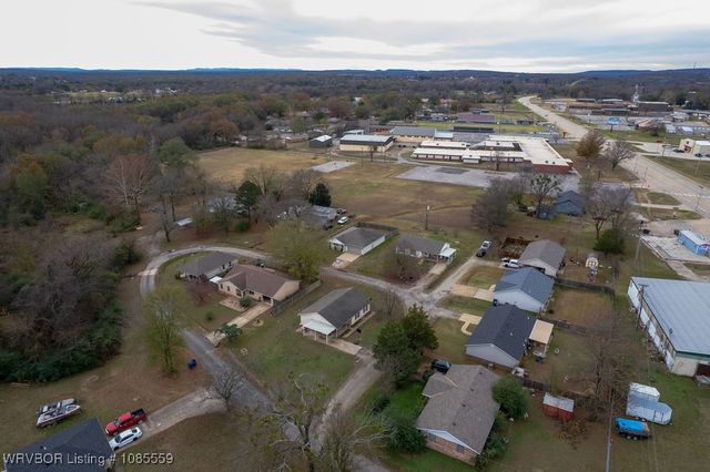 908 Cherry Loop, Muldrow, OK 74948