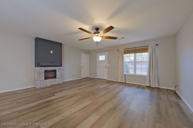 908 Cherry Loop, Muldrow, OK 74948