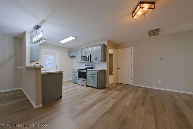 908 Cherry Loop, Muldrow, OK 74948