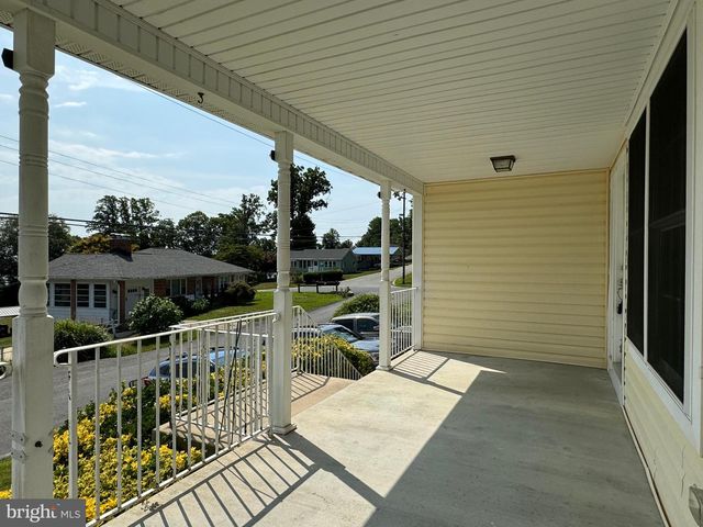 3902 BAYVIEW DR, Chesapeake Beach, MD 20732