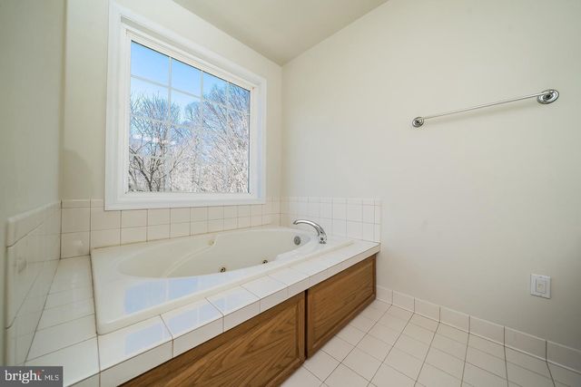 3902 BAYVIEW DR, Chesapeake Beach, MD 20732