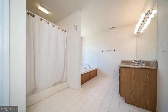 3902 BAYVIEW DR, Chesapeake Beach, MD 20732