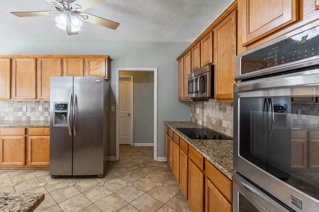 5573 W STATELY OAKS CV, Arlington, TN 38002