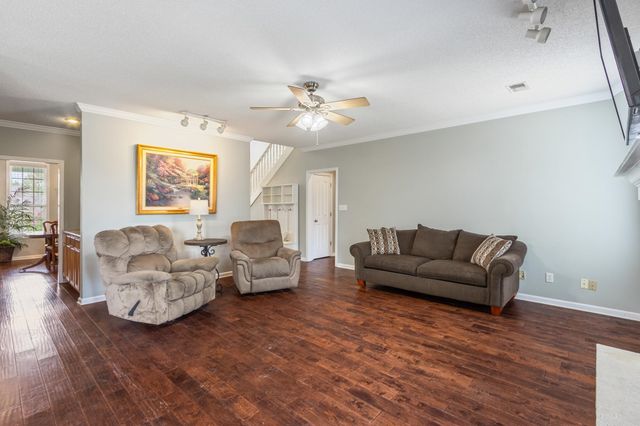 5573 W STATELY OAKS CV, Arlington, TN 38002