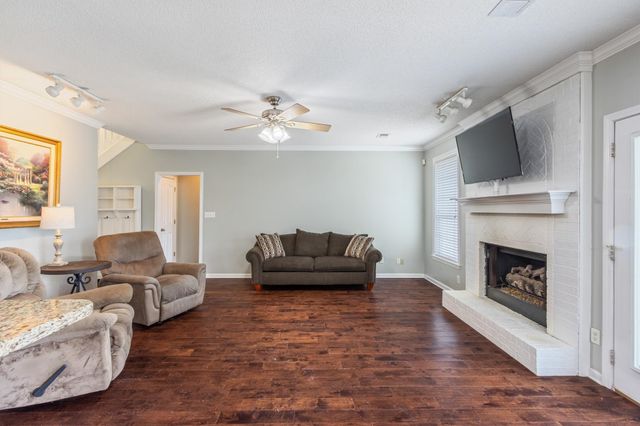 5573 W STATELY OAKS CV, Arlington, TN 38002