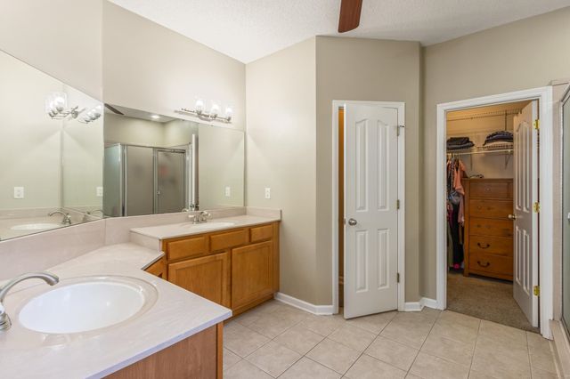 5573 W STATELY OAKS CV, Arlington, TN 38002