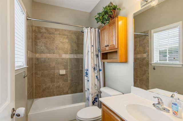 5573 W STATELY OAKS CV, Arlington, TN 38002