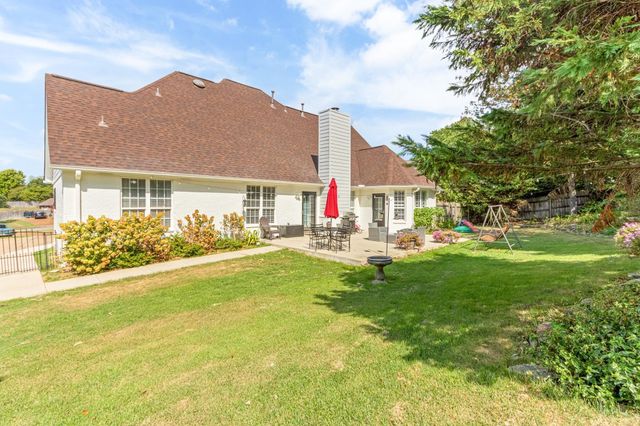 5573 W STATELY OAKS CV, Arlington, TN 38002