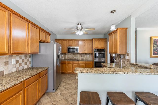 5573 W STATELY OAKS CV, Arlington, TN 38002