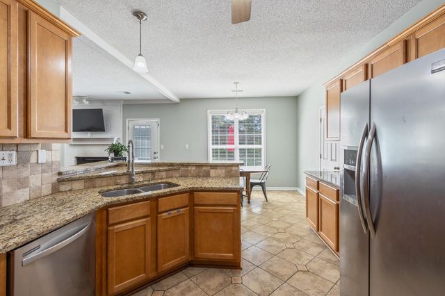 5573 W STATELY OAKS CV, Arlington, TN 38002