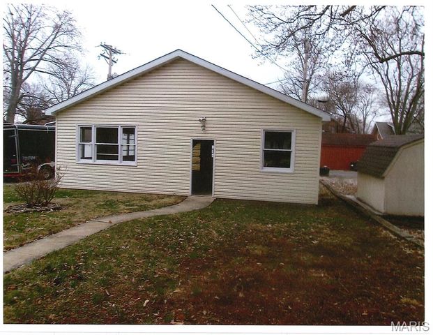 613 Washington Street, Highland, IL 62249