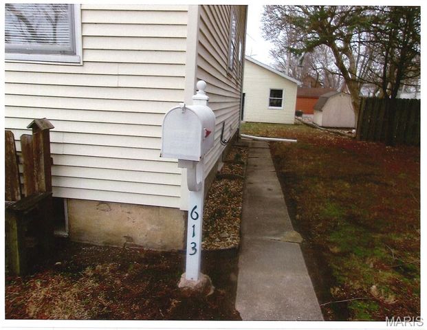 613 Washington Street, Highland, IL 62249