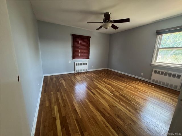 375 Cochran Place 2, Valley Stream, NY 11581