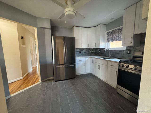 375 Cochran Place 2, Valley Stream, NY 11581