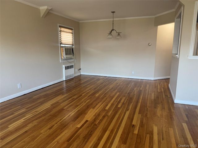375 Cochran Place 2, Valley Stream, NY 11581