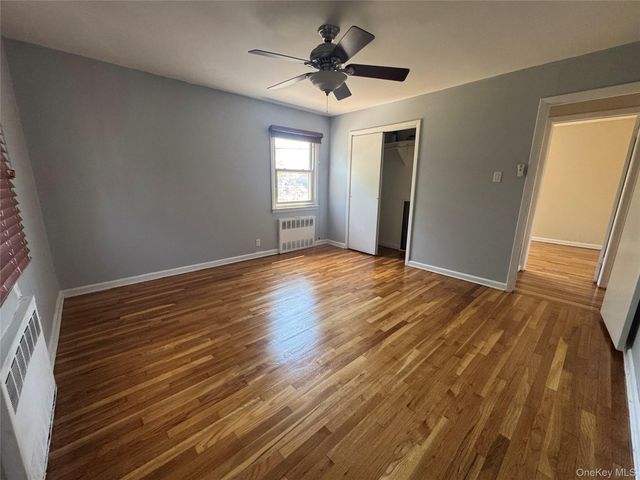 375 Cochran Place 2, Valley Stream, NY 11581