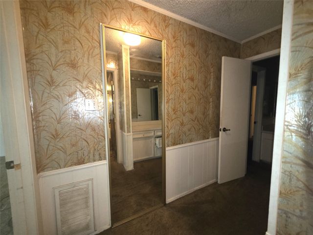 1908 Brookview Drive, Arlington, TX 76010