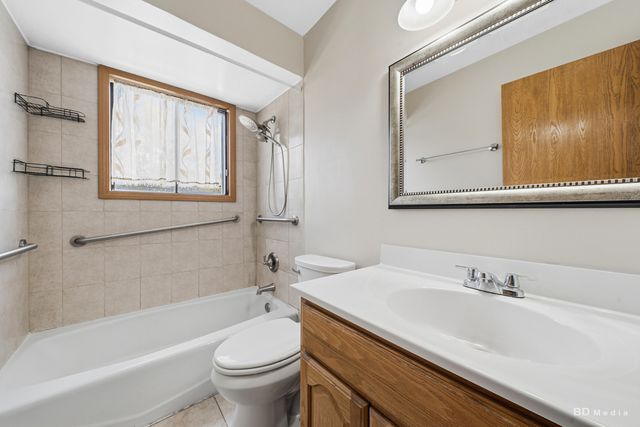 9814 Sayre Avenue 204, Chicago Ridge, IL 60415