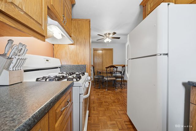9814 Sayre Avenue 204, Chicago Ridge, IL 60415