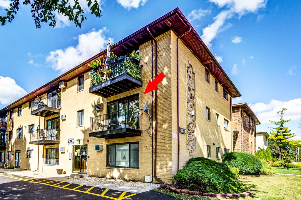 9814 Sayre Avenue 204, Chicago Ridge, IL 60415