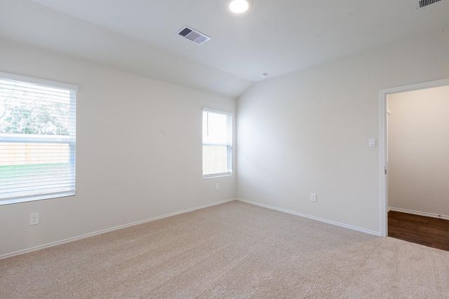 128 Granary DR, Uhland, TX 78640