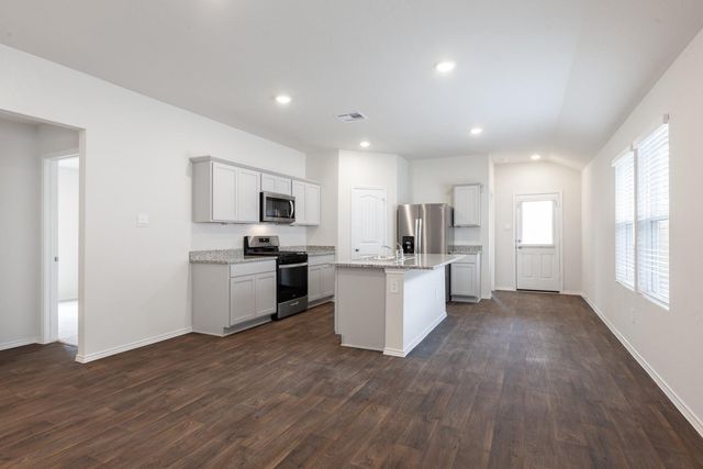 128 Granary DR, Uhland, TX 78640