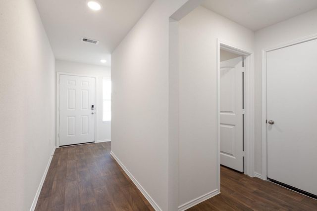 128 Granary DR, Uhland, TX 78640