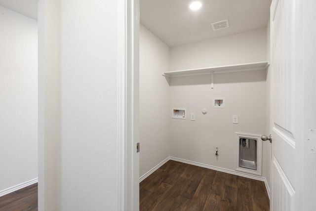 128 Granary DR, Uhland, TX 78640