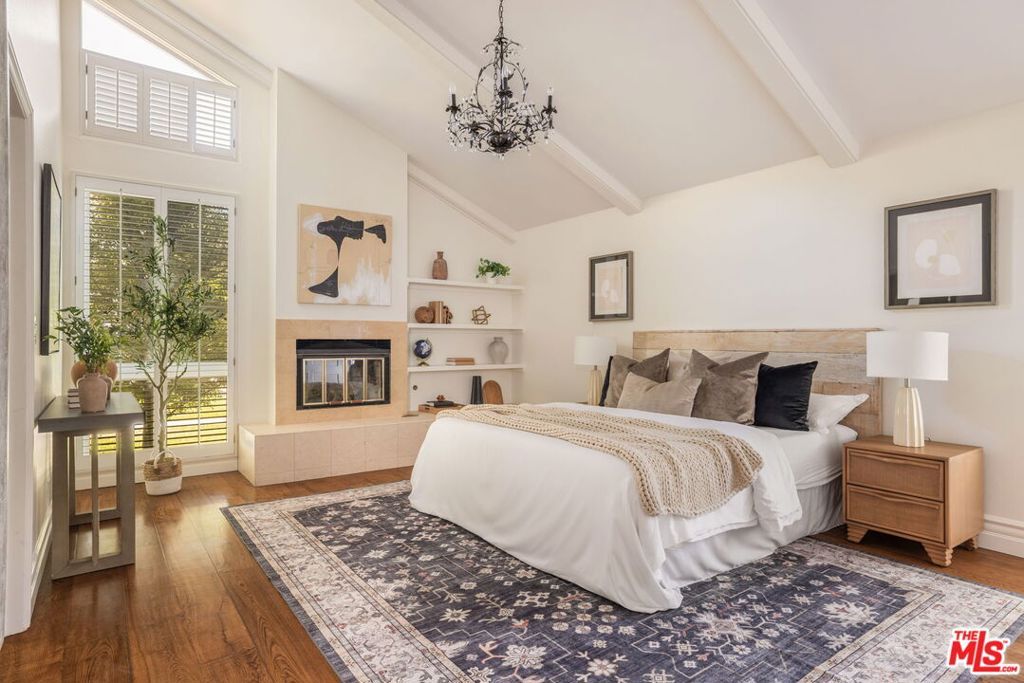 Image 17 of property listing at 1322 Avenida De Cortez, Los Angeles, CA 90272