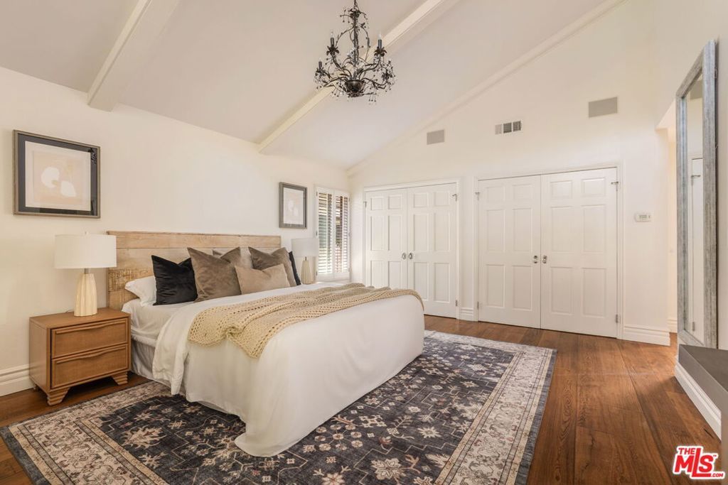 Image 19 of property listing at 1322 Avenida De Cortez, Los Angeles, CA 90272