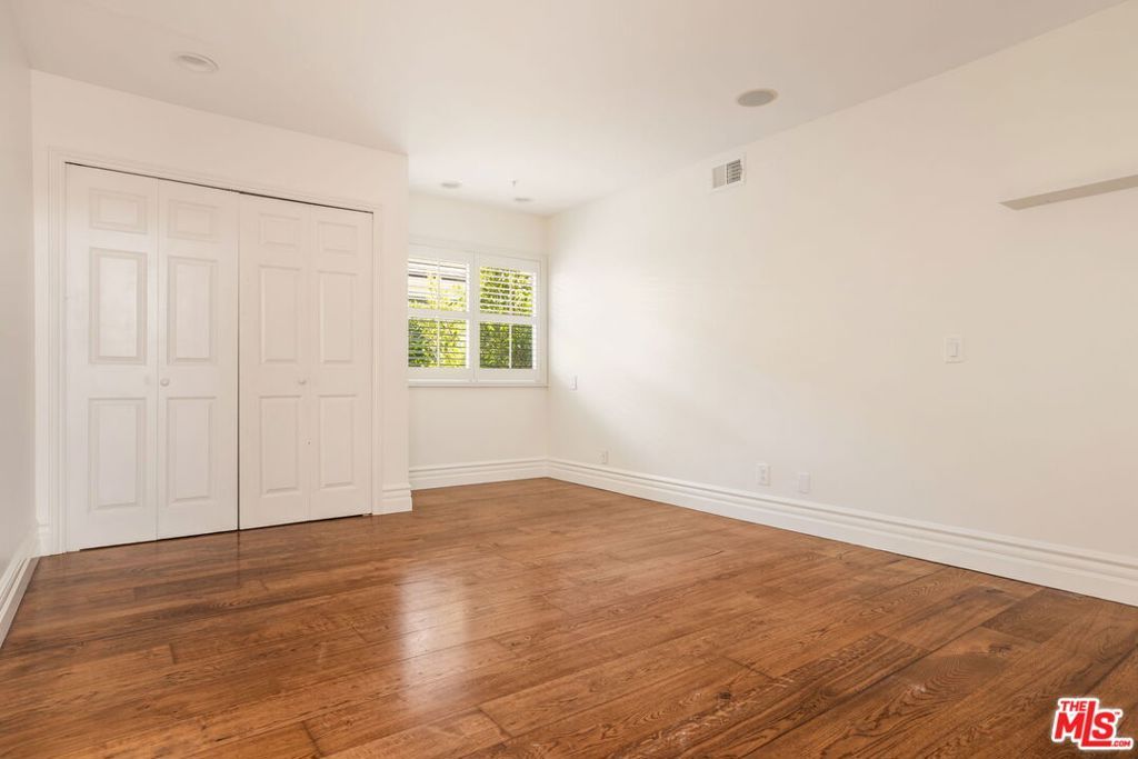 Image 23 of property listing at 1322 Avenida De Cortez, Los Angeles, CA 90272