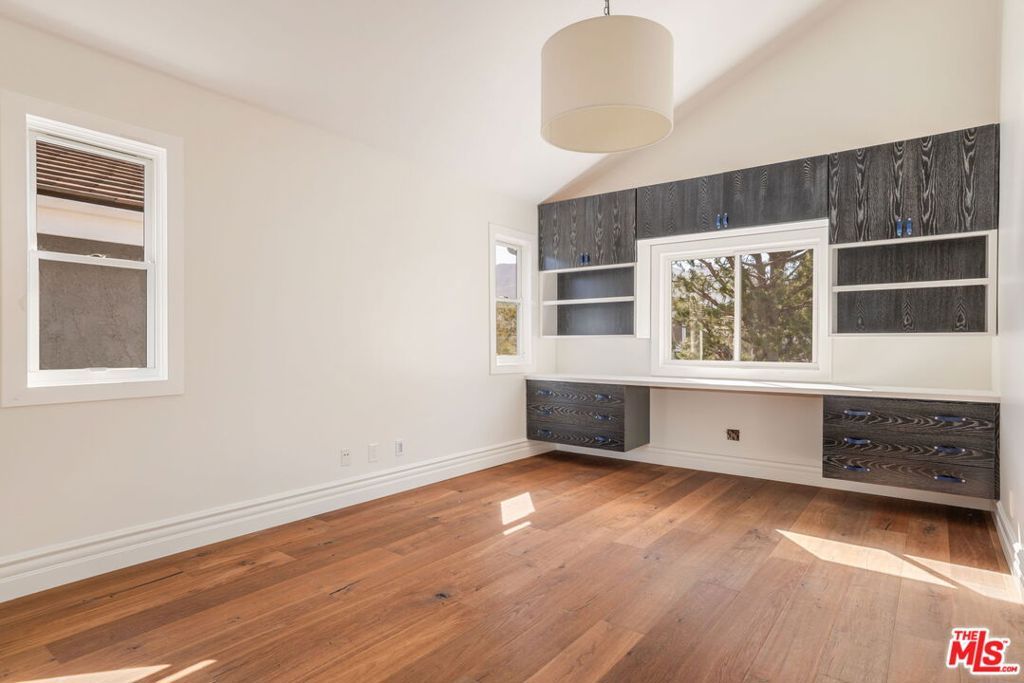 Image 27 of property listing at 1322 Avenida De Cortez, Los Angeles, CA 90272