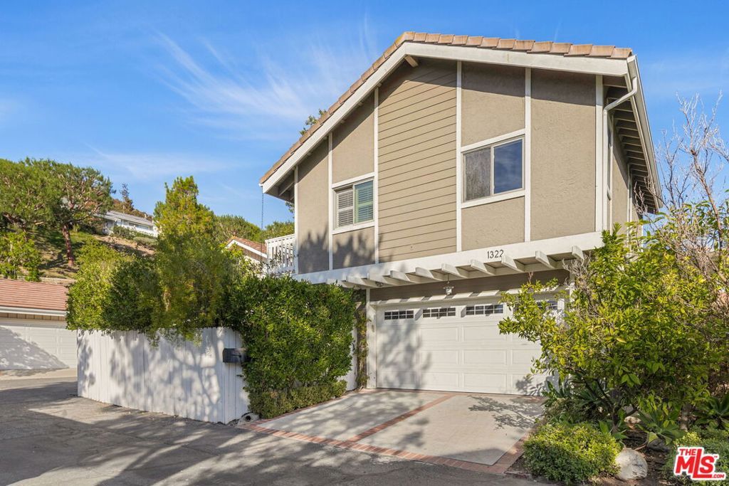 Image 31 of property listing at 1322 Avenida De Cortez, Los Angeles, CA 90272