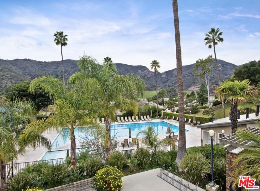 Image 36 of property listing at 1322 Avenida De Cortez, Los Angeles, CA 90272