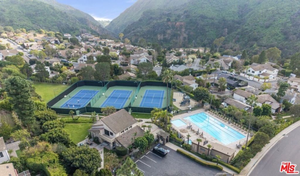 Image 38 of property listing at 1322 Avenida De Cortez, Los Angeles, CA 90272
