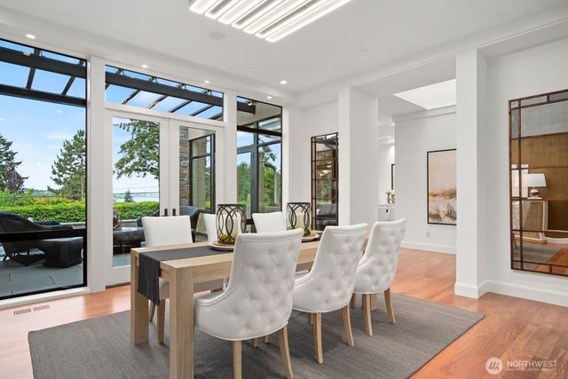 9632 Lake Washington Boulevard NE, Bellevue, WA 98004