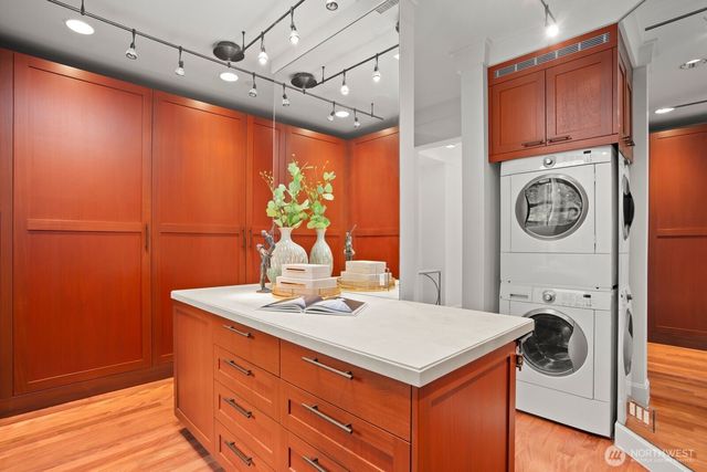 9632 Lake Washington Boulevard NE, Bellevue, WA 98004