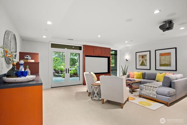 9632 Lake Washington Boulevard NE, Bellevue, WA 98004
