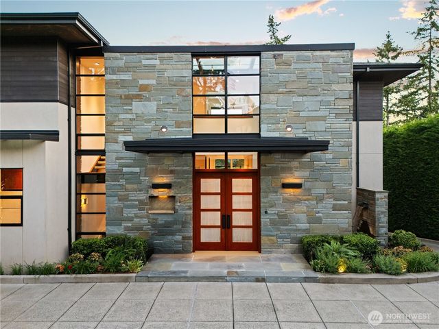 9632 Lake Washington Boulevard NE, Bellevue, WA 98004
