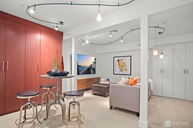 9632 Lake Washington Boulevard NE, Bellevue, WA 98004