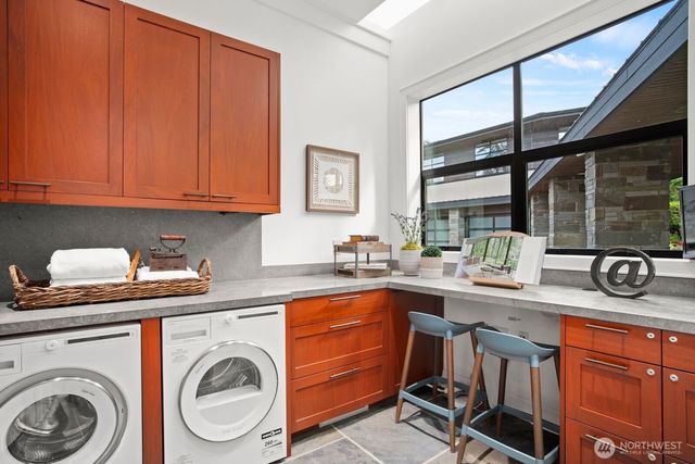 9632 Lake Washington Boulevard NE, Bellevue, WA 98004