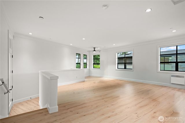 9632 Lake Washington Boulevard NE, Bellevue, WA 98004