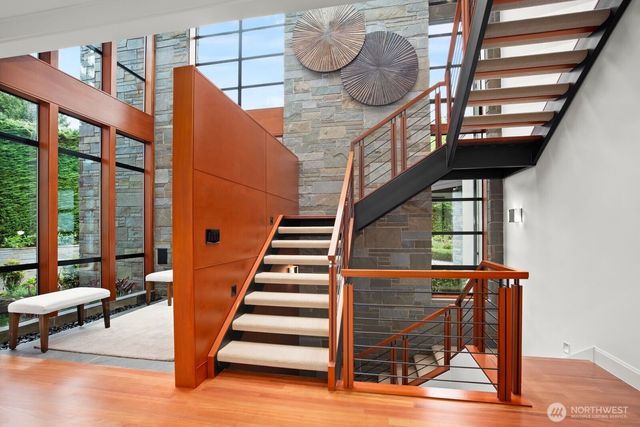 9632 Lake Washington Boulevard NE, Bellevue, WA 98004